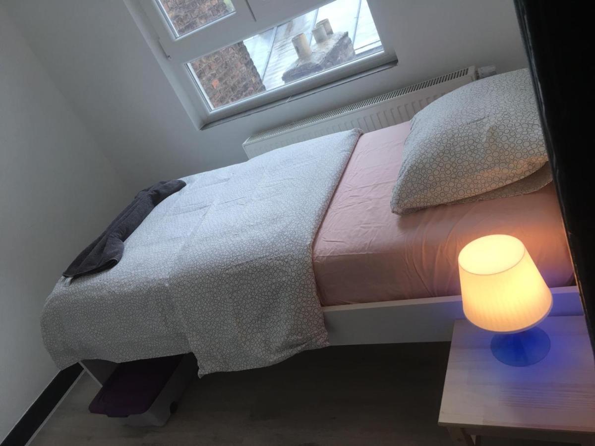Standard Single Room with Shared Bathroom