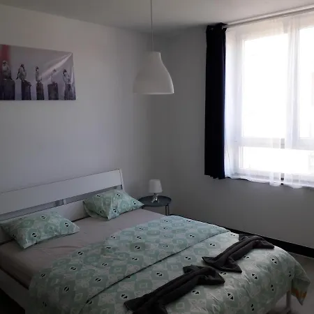Leonard Room-2